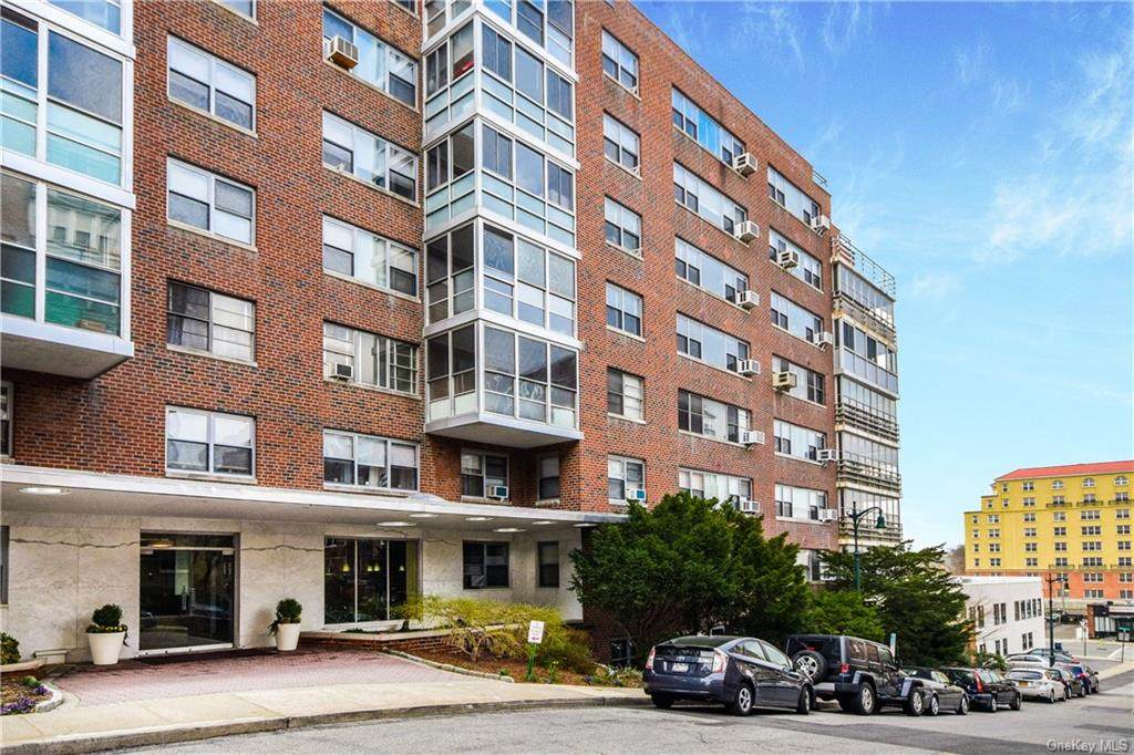 2 Washington Square - Photo 1