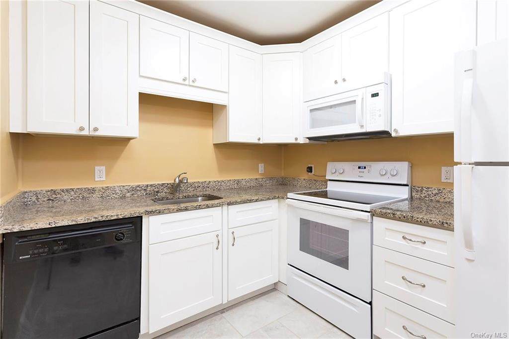 29 Scarborough Lane - Photo 1