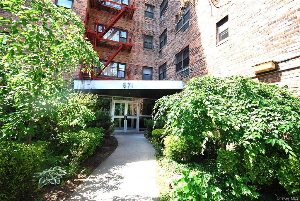 671 Bronx River Road - Photo 1