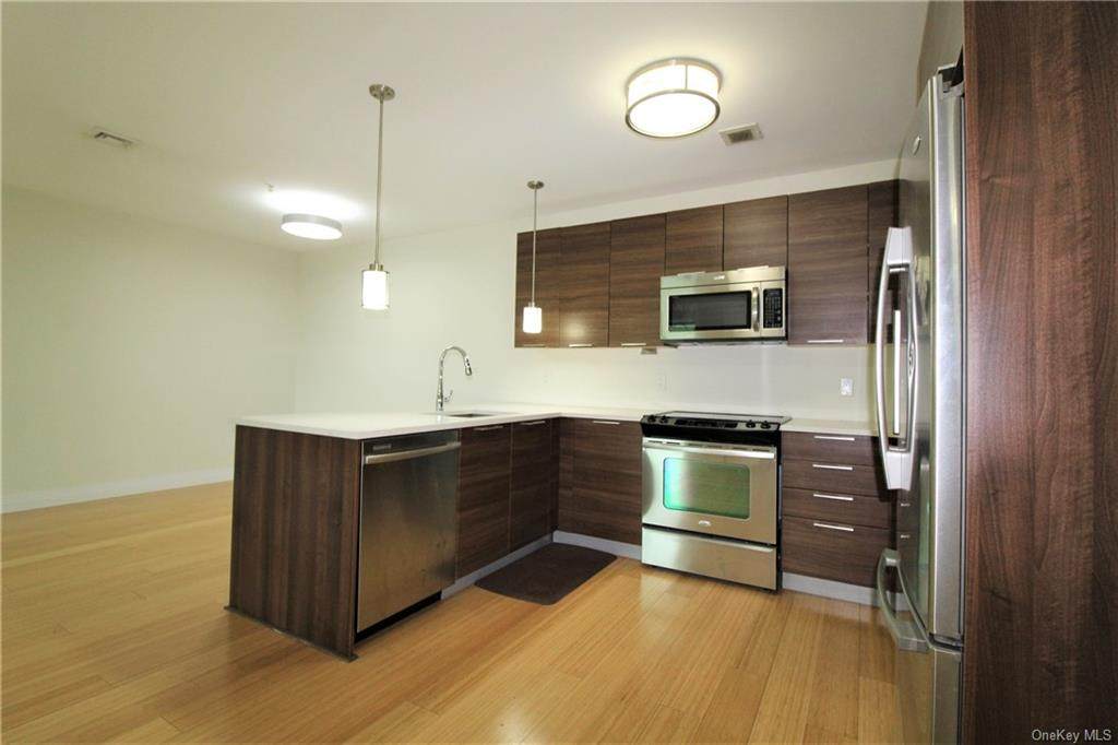 701 Ridge Hill Boulevard - Photo 1