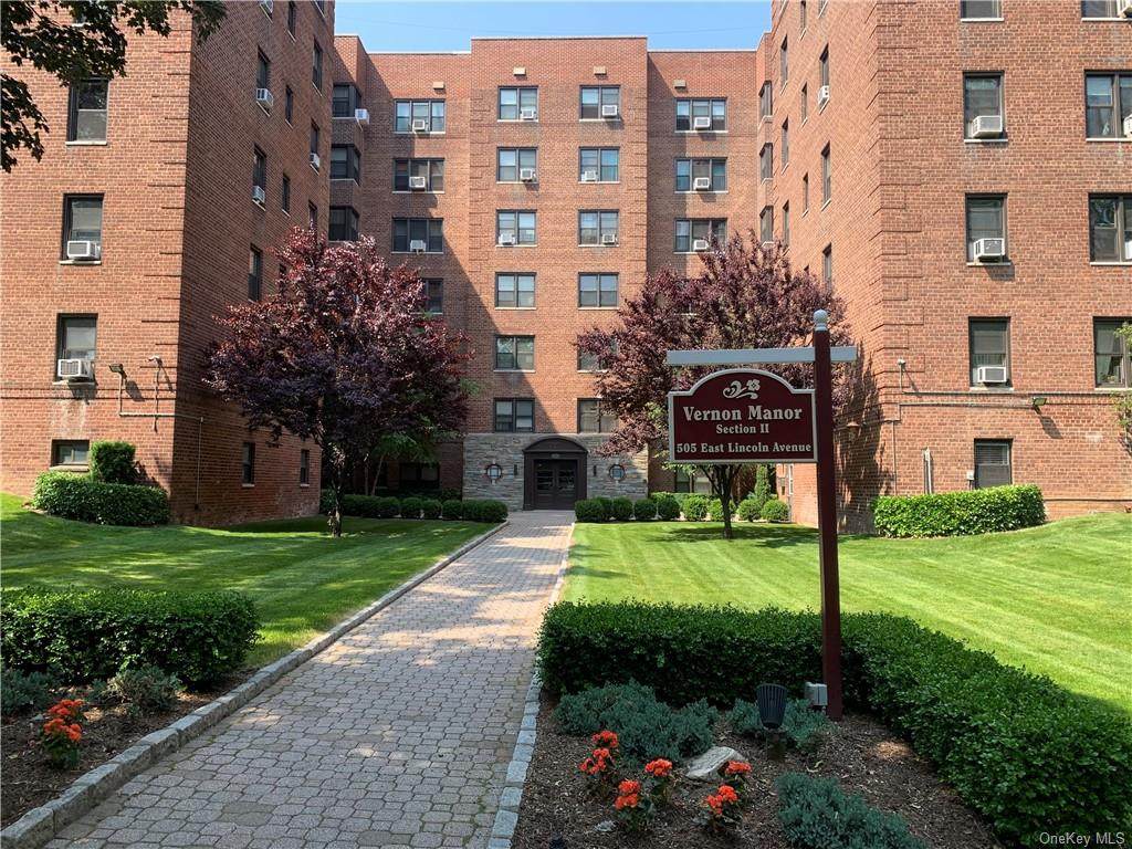 505 Lincoln Avenue - Photo 1