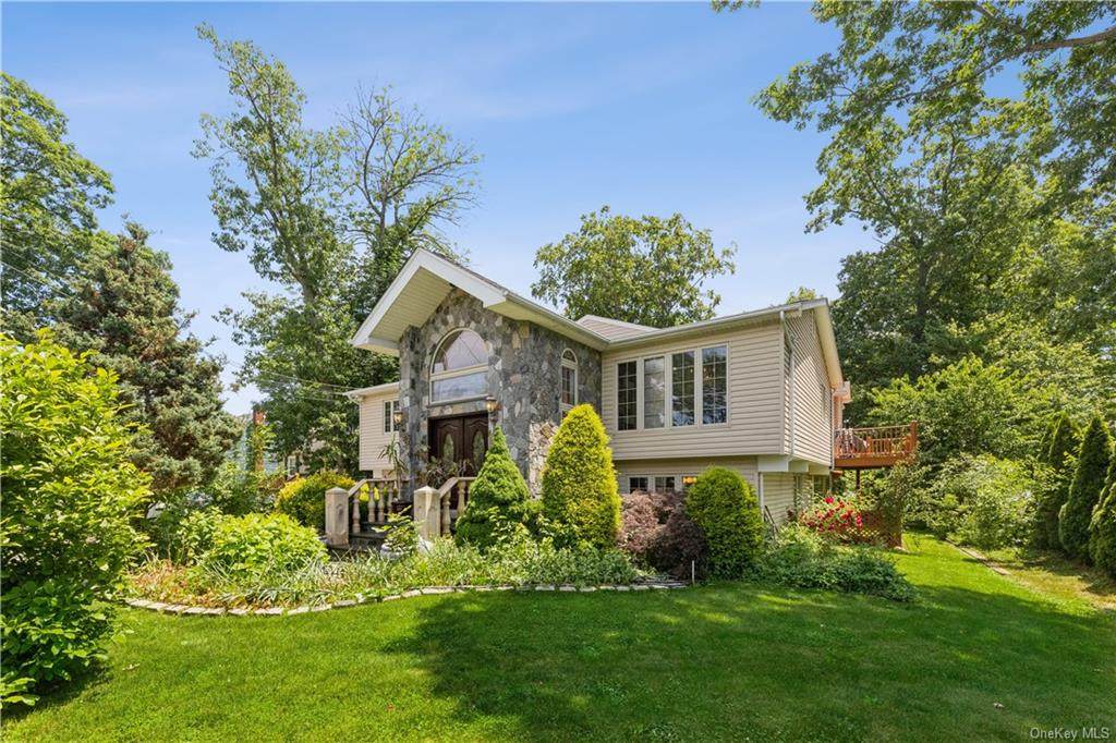 104 Lakewood Drive - Photo 1