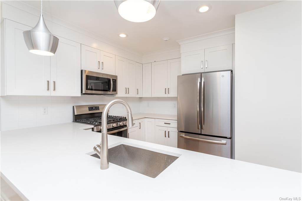 121 Fisher Avenue - Photo 1