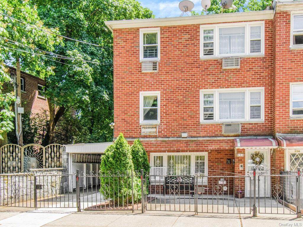 252 256th Street - Photo 1