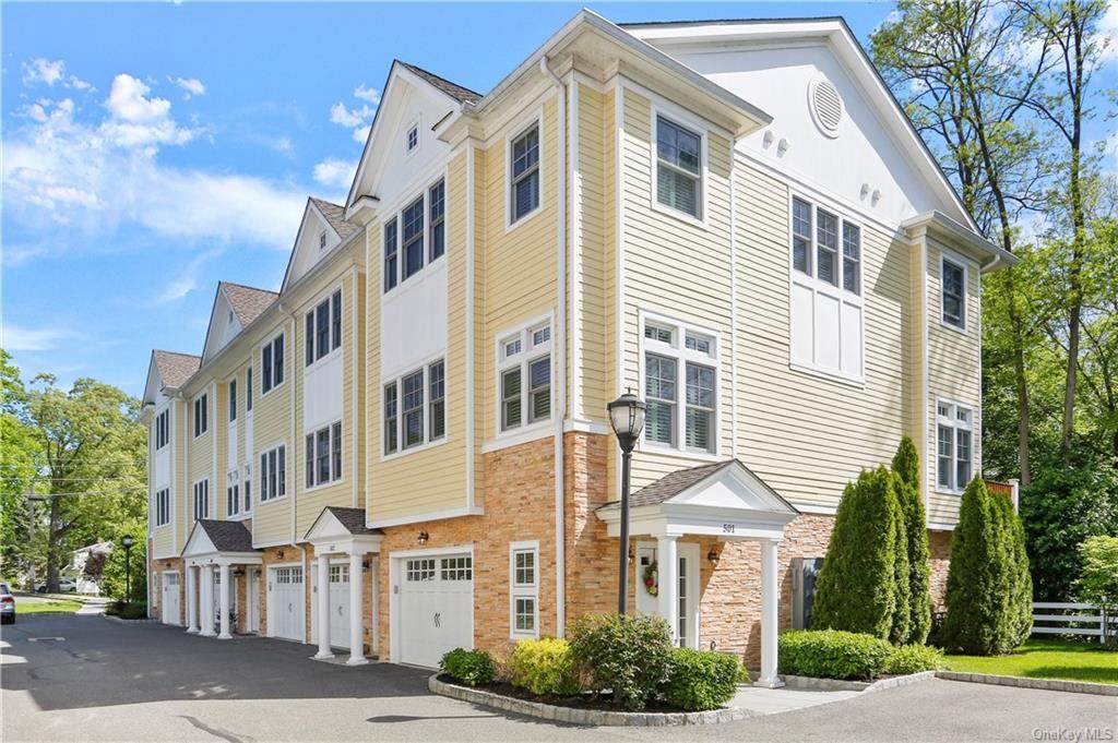 69 Riverdale - Photo 1