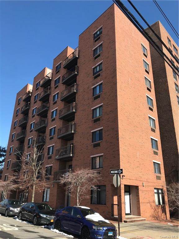 1600 Parkview Avenue - Photo 1