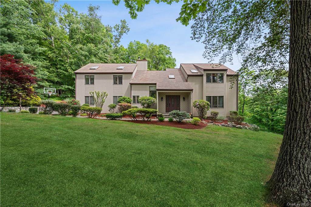 9 Lakewood Drive - Photo 1