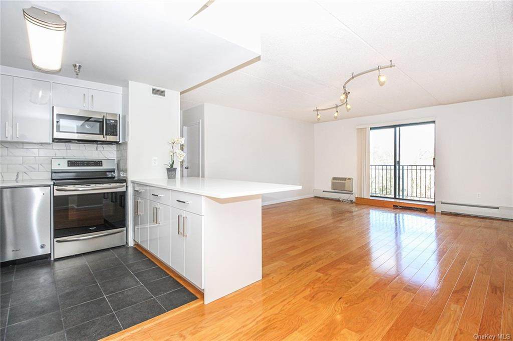 123 Mamaroneck Avenue - Photo 1