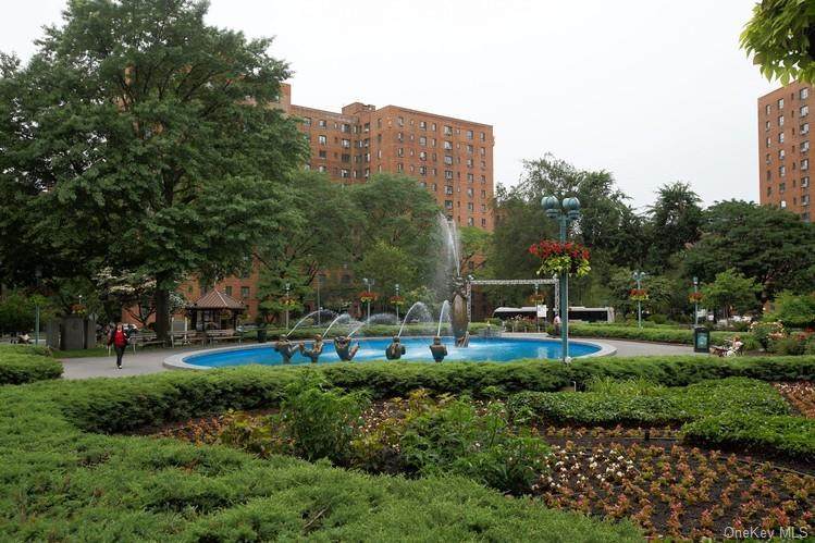 1460 Parkchester Road - Photo 1
