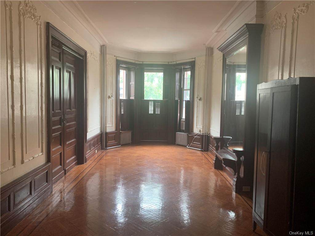 1152 Dean Street - Photo 1