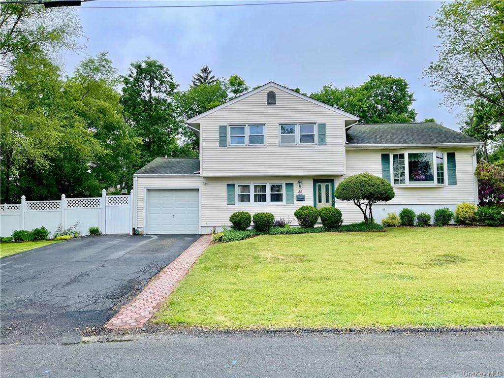 35 Trinity Avenue - Photo 1