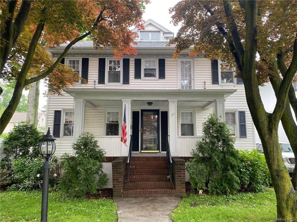 27 Stephenson Boulevard - Photo 1