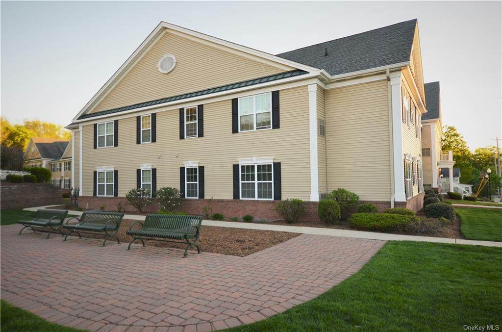 108 Canter Court - Photo 1