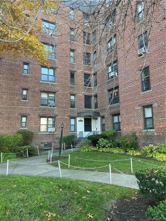 112-24 Northern Boulevard - Photo 1