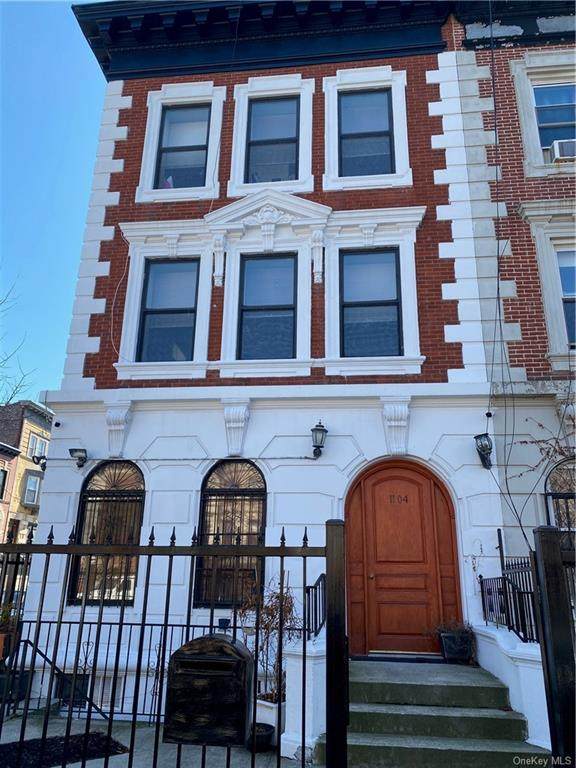 1104 Park Place - Photo 1