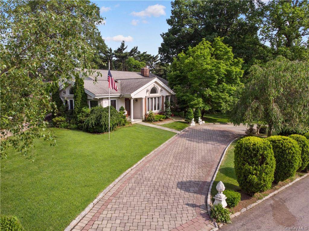 132 Chalford Lane - Photo 1