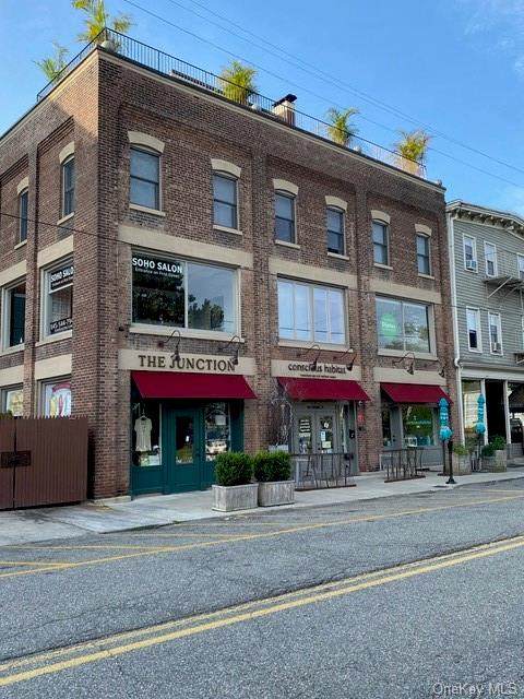 16 Railroad Avenue - Photo 1