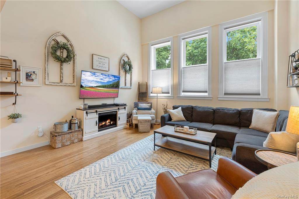 18 Broadway - Photo 1