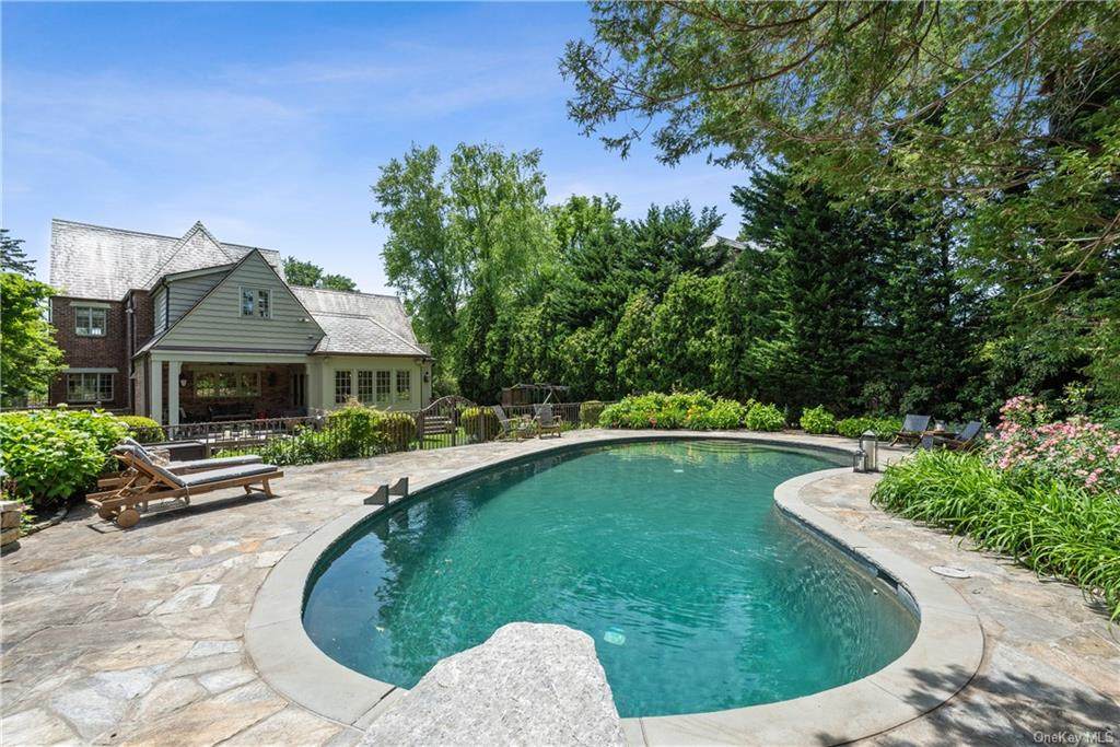 7 Sterling Road - Photo 1