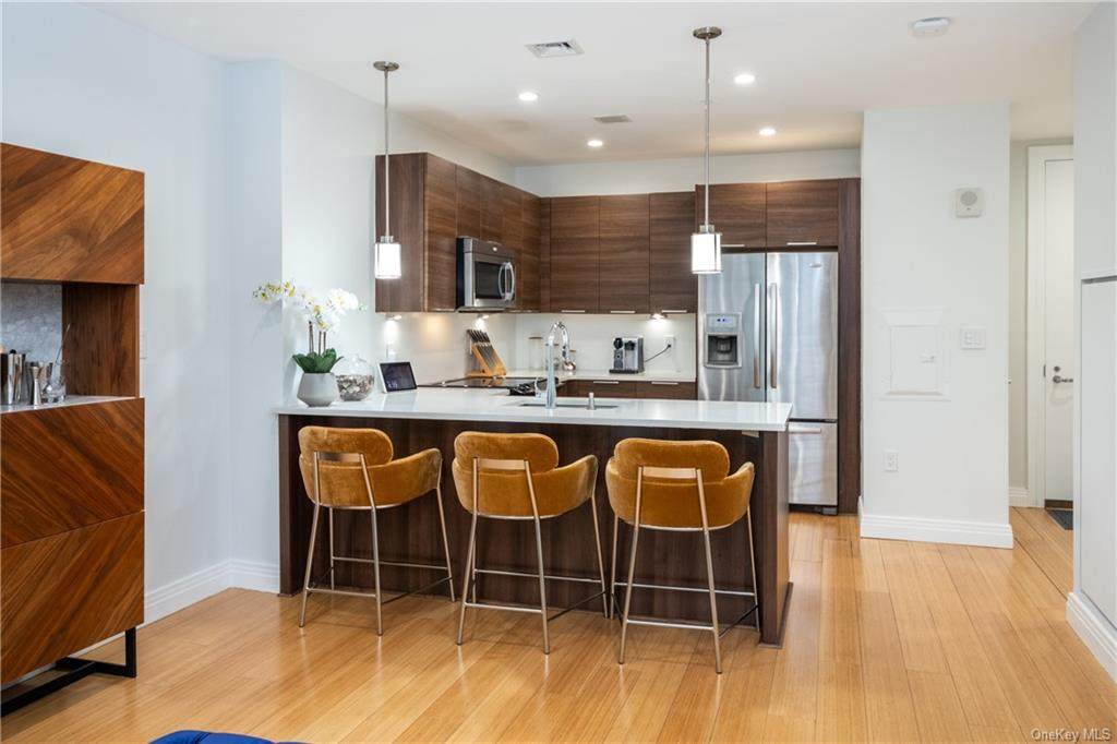 701 Ridge Hill Boulevard - Photo 1