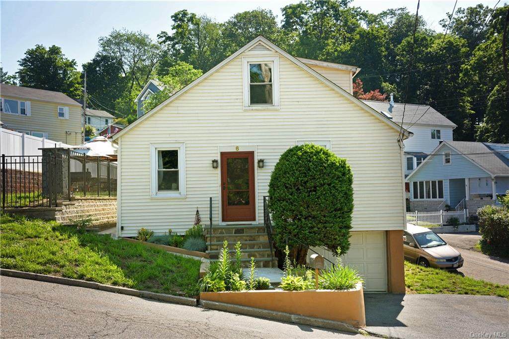 6 Samstag Avenue - Photo 1