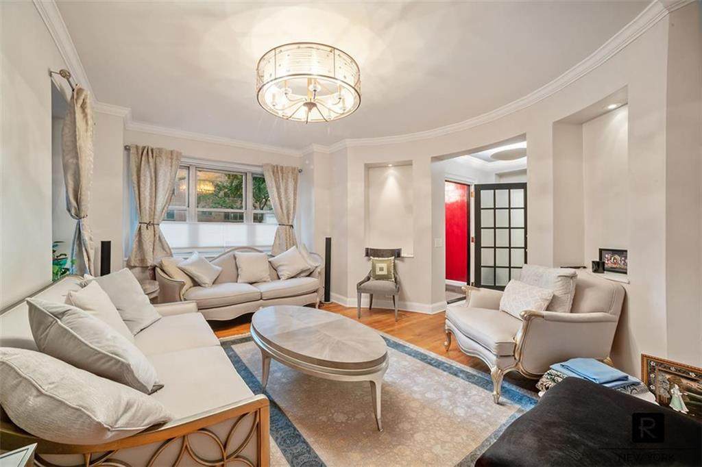 20 Sutton Place - Photo 1