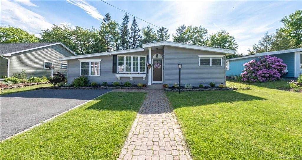 14 Crescent View - Photo 1