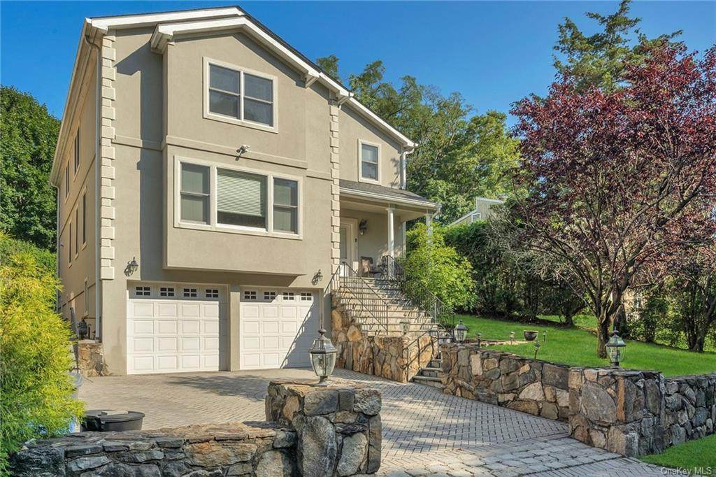 696 Ridgeway - Photo 1