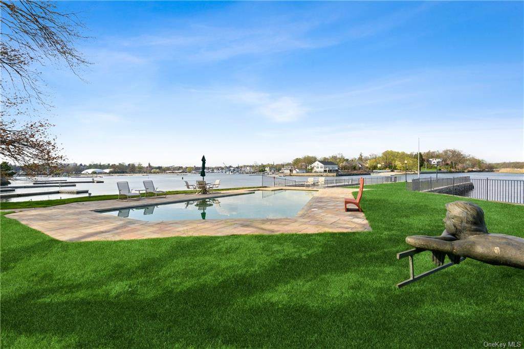 824 The Crescent - Photo 1