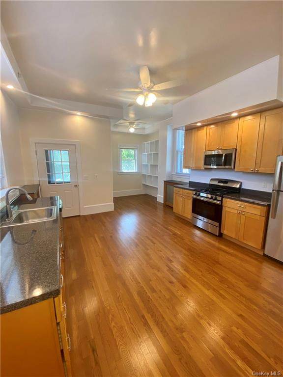 12 Lincoln Place - Photo 1