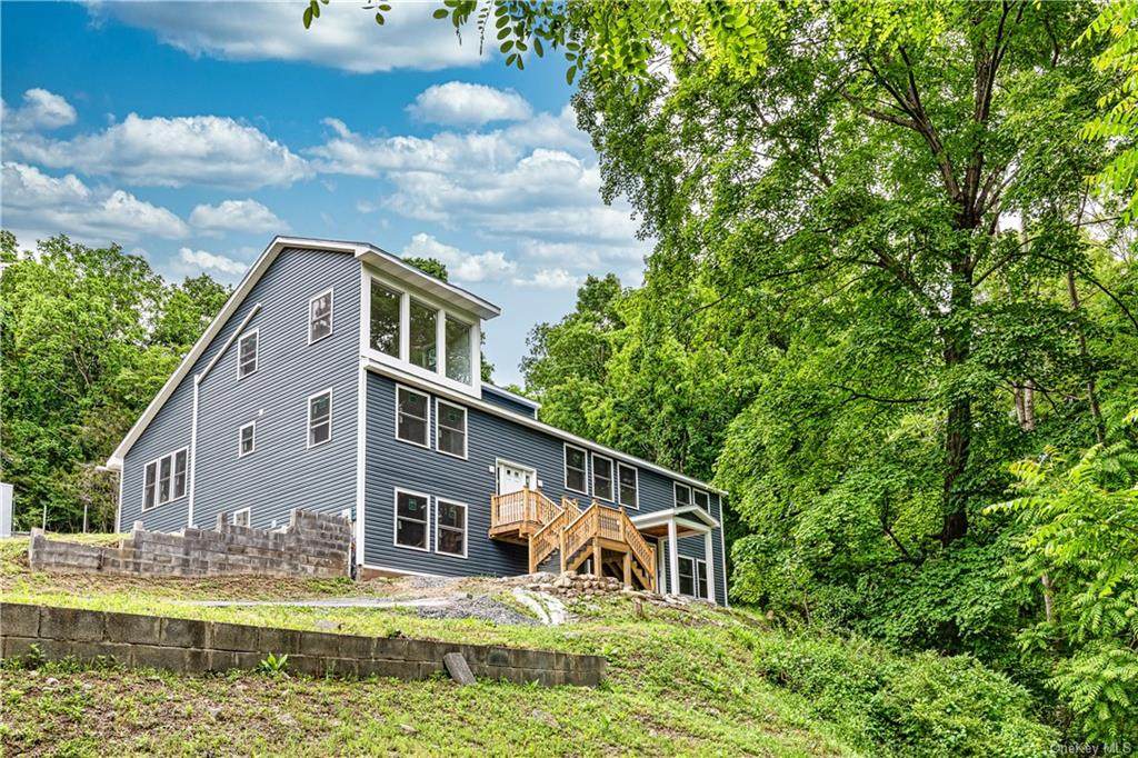 606 Old Post Road - Photo 1