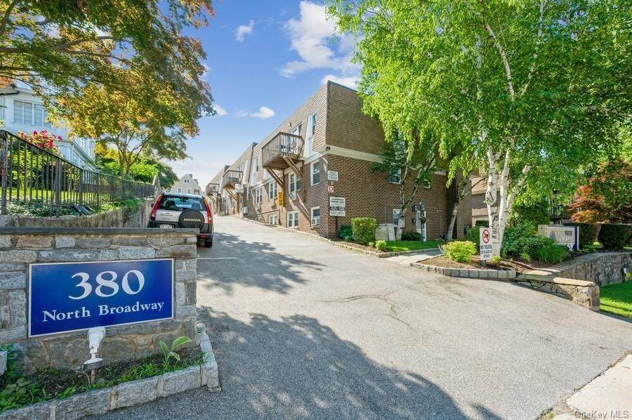 380 Broadway - Photo 1
