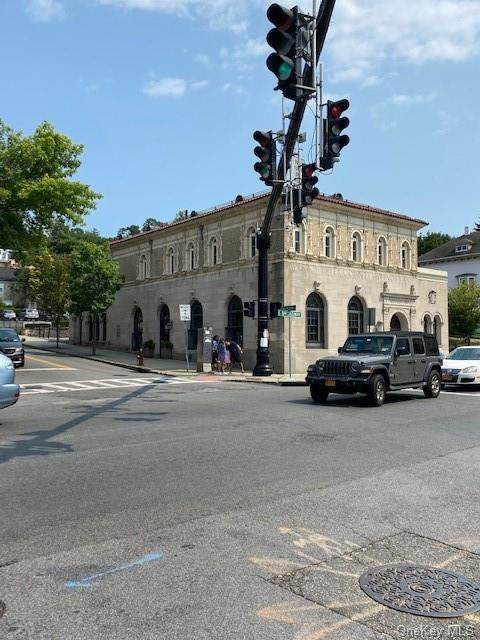 2 Broadway - Photo 1