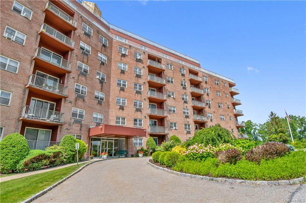 1 Lakeview Drive - Photo 1