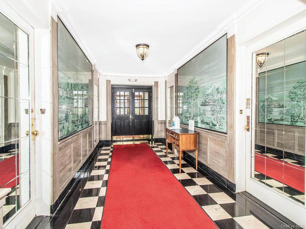 208 Centre Avenue - Photo 1