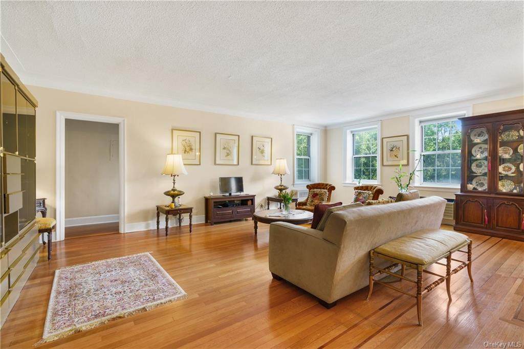 16 Chatsworth Avenue - Photo 1