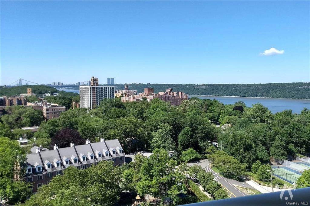 3333 Henry Hudson Parkway - Photo 1