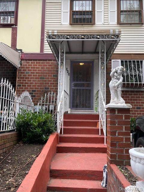 843 Forest Avenue - Photo 1