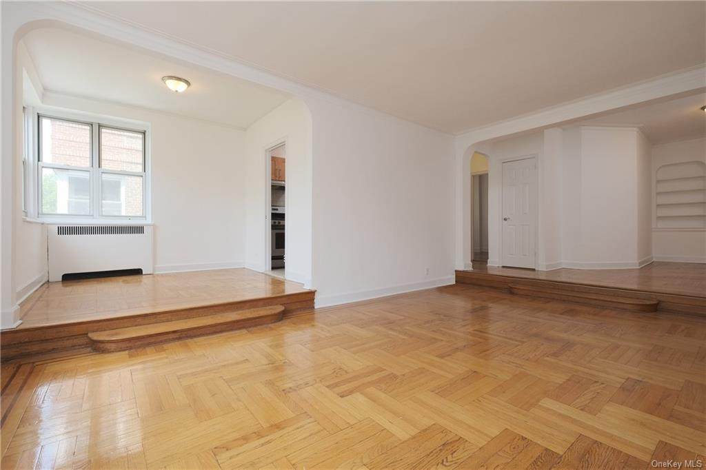 601 Pelham Parkway - Photo 1