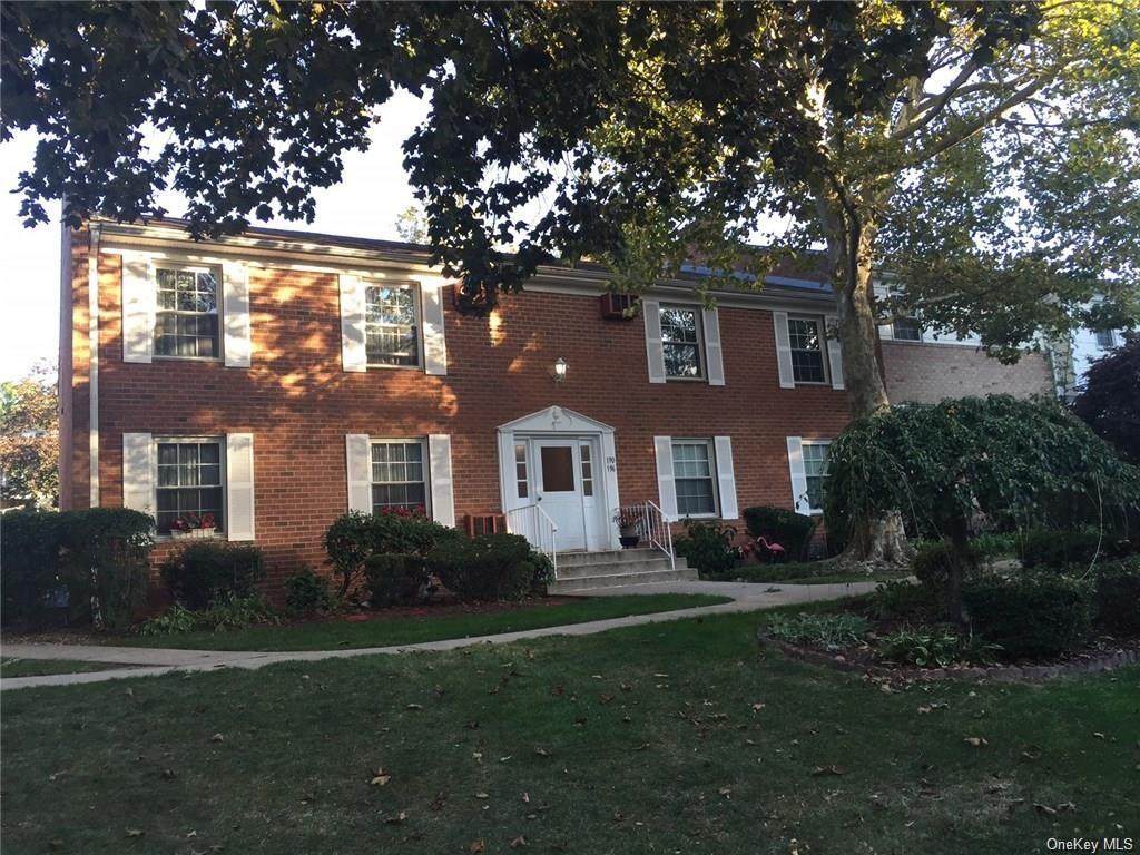 192 Parkside Drive - Photo 1