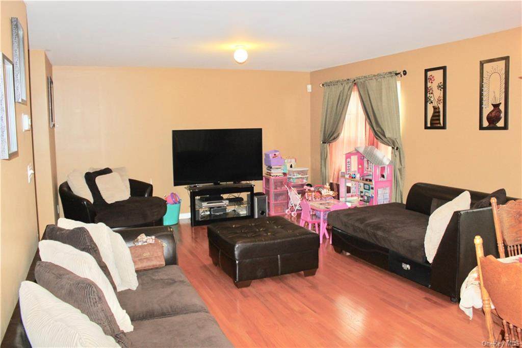 77 Jordan Lane - Photo 1