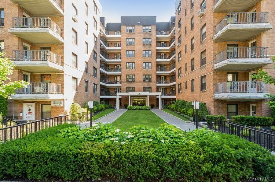 16 Broadway - Photo 1