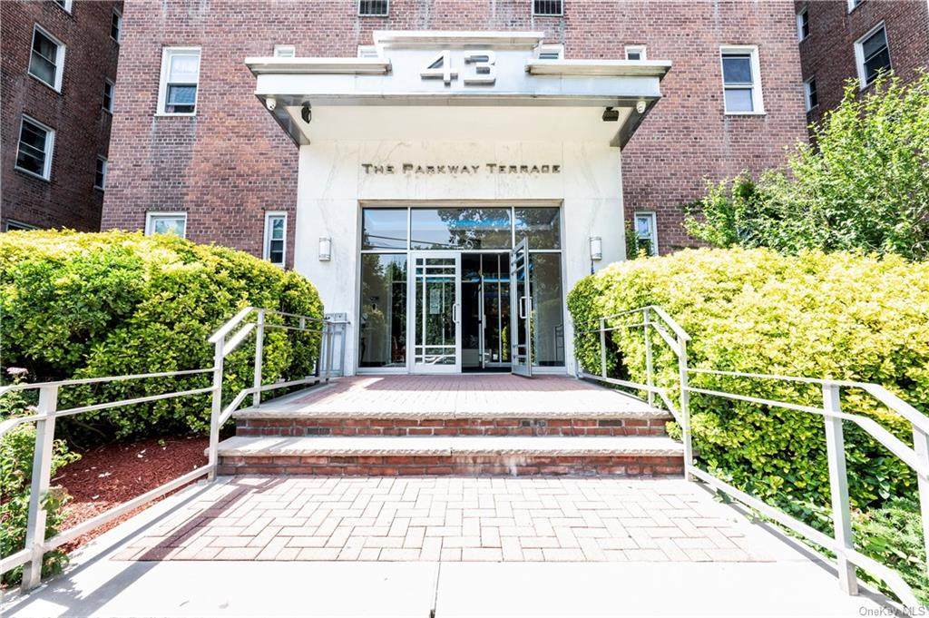 43 Bronx River Road - Photo 1