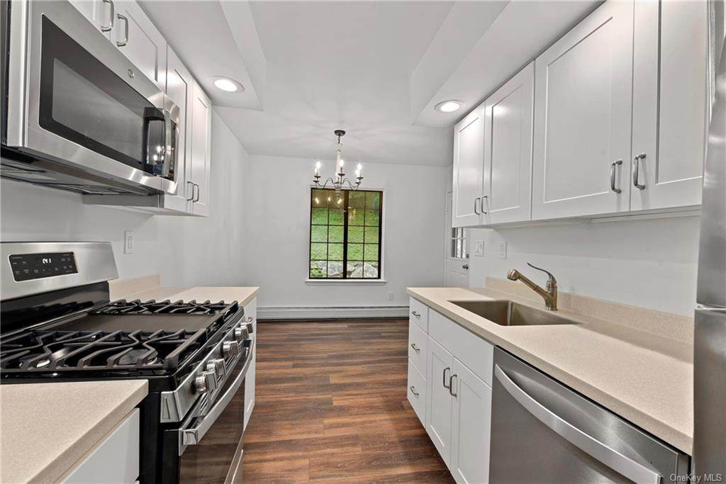 61 Foxwood Circle - Photo 1