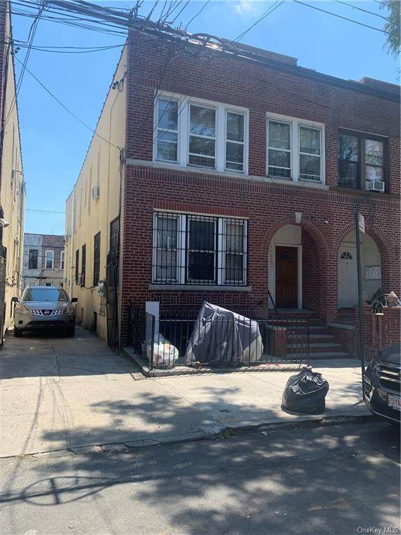 1052 Ward Avenue - Photo 1