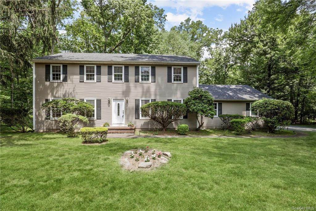 6 Elaine Drive - Photo 1