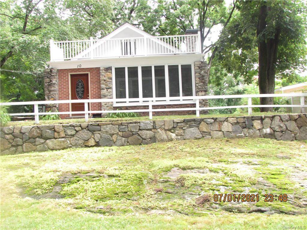 10 Lakeview Avenue - Photo 1
