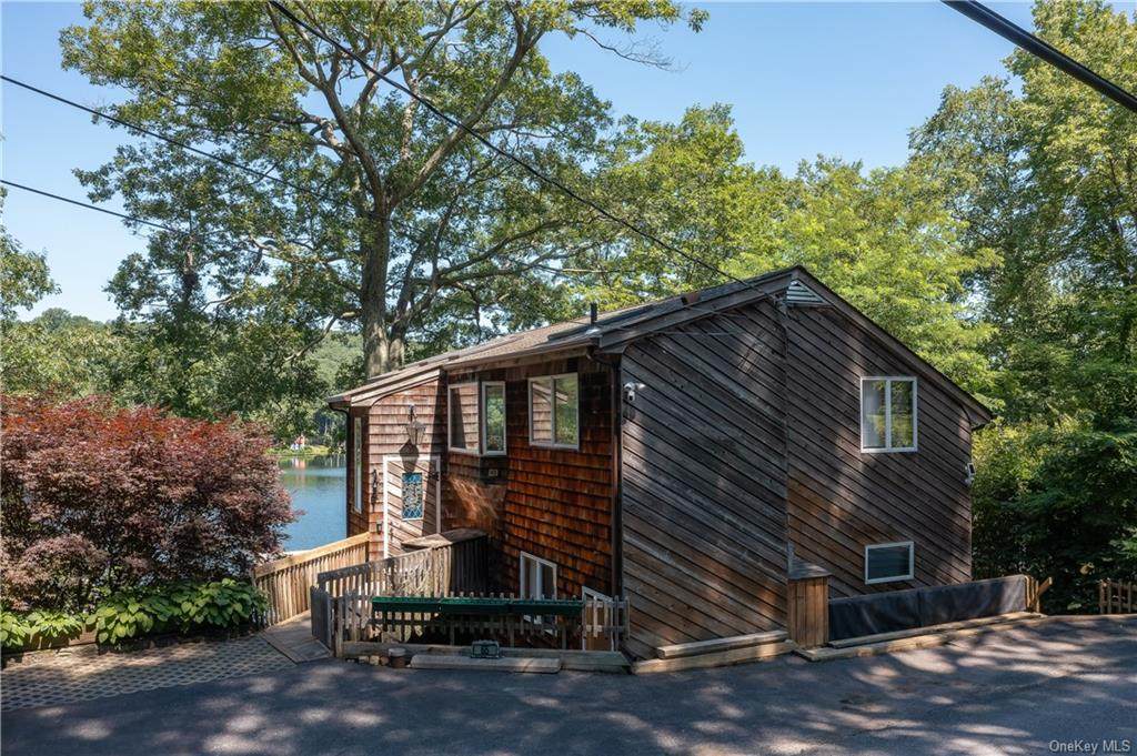 65 Lee Avenue - Photo 1