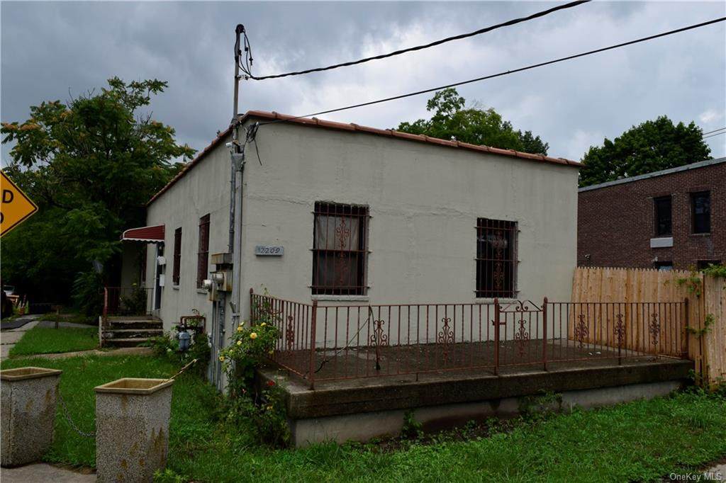 2209 De Reimer Avenue - Photo 1
