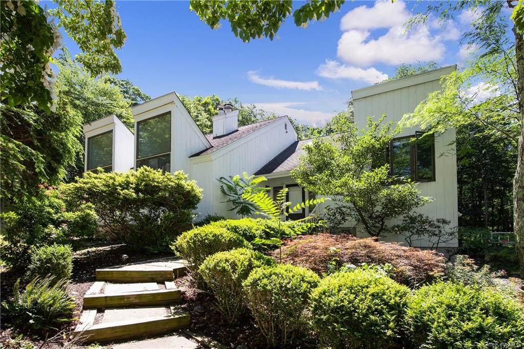 28 Fox Den Drive - Photo 1